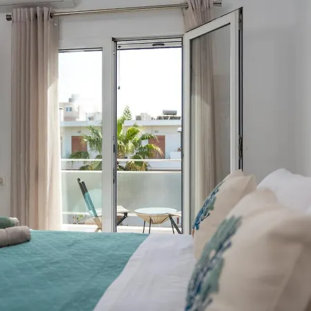 Wave 1 Min Walk To Near Center Apartment *