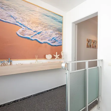 Apartment Wave 1 Min Walk To Near Center *