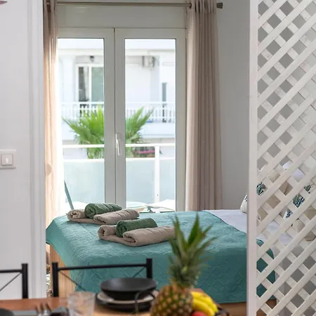 Wave 1 Min Walk To Near Center Apartment *