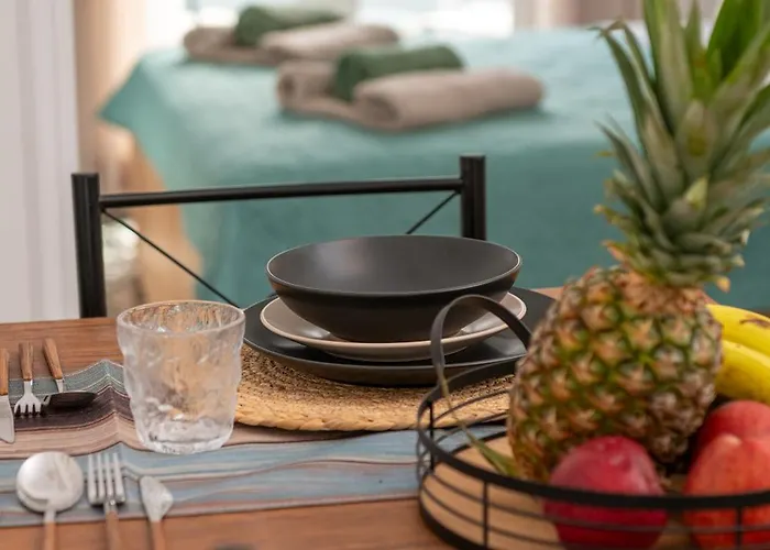 Wave 1 Min Walk To Near Center شقة