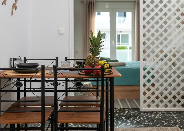 Wave 1 Min Walk To Near Center